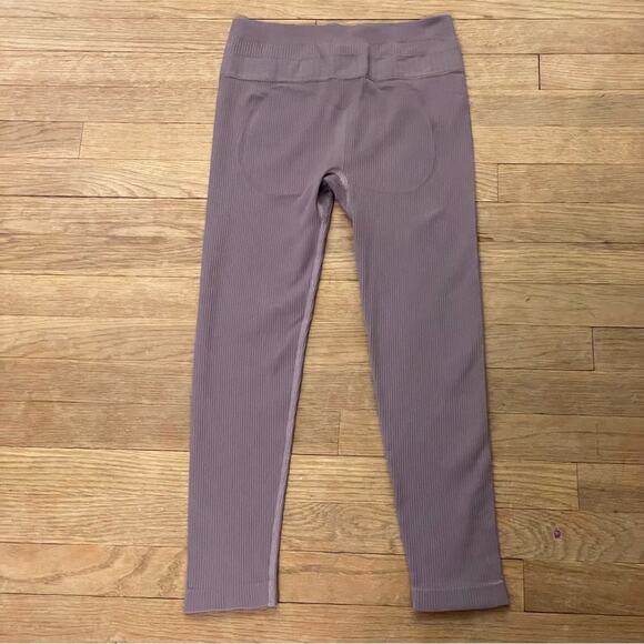 Leggings Athletic Loungewear Lavender Size Medium B3 - Picture 2 of 2